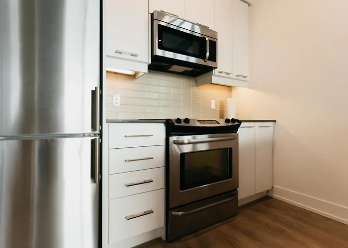 Cozy & Contemporary Suite - Easy Access To Everything